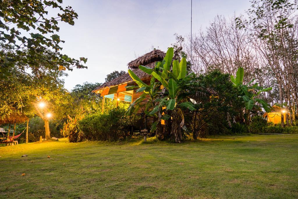 Rabbit Bungalow Koh Phayam Exterior foto